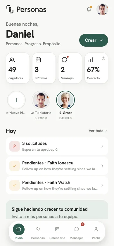 La pantalla de inicio de Personas para un club deportivo: jugadores, próximos, mensajes y tasa de contacto, y la lista de hoy.